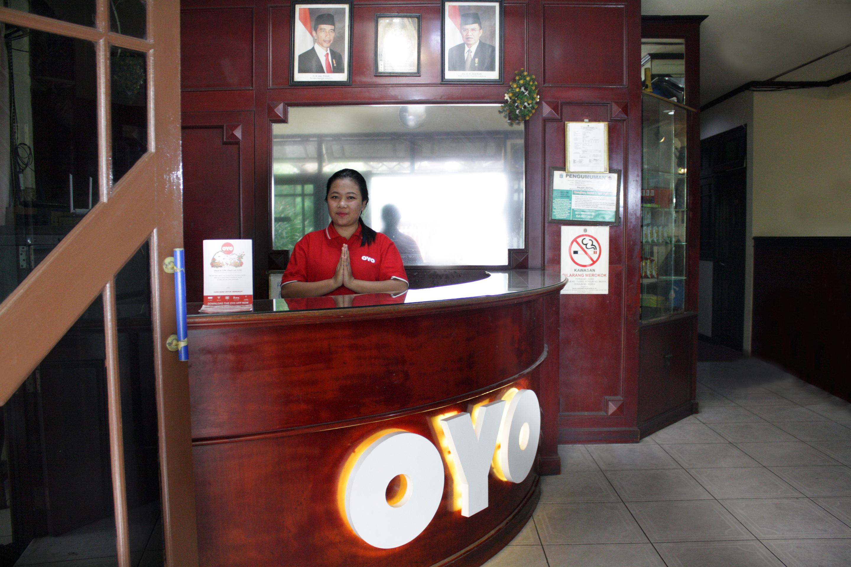 Vaccinated Staff - Oyo 181 Wisma Bintang Cakarta Dış mekan fotoğraf
