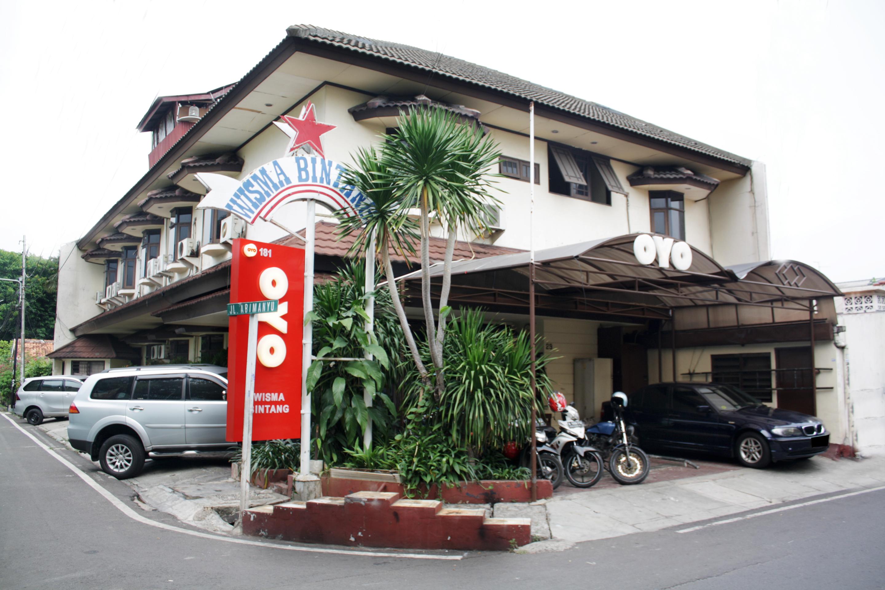 Vaccinated Staff - Oyo 181 Wisma Bintang Otel Cakarta Dış mekan fotoğraf